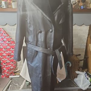 Northern explorer vintage leather trench. Womans med.